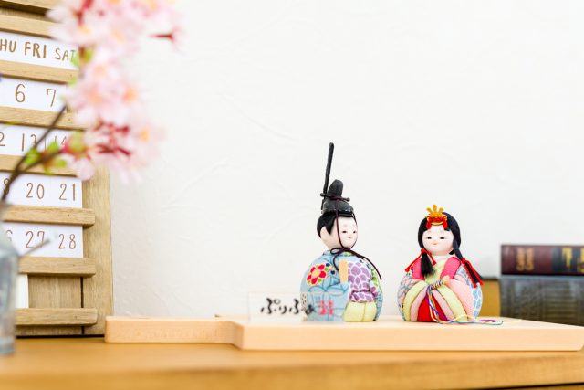 雛人形と流行、お雛様の人気の傾向を探る!はやりは小さな雛人形?
