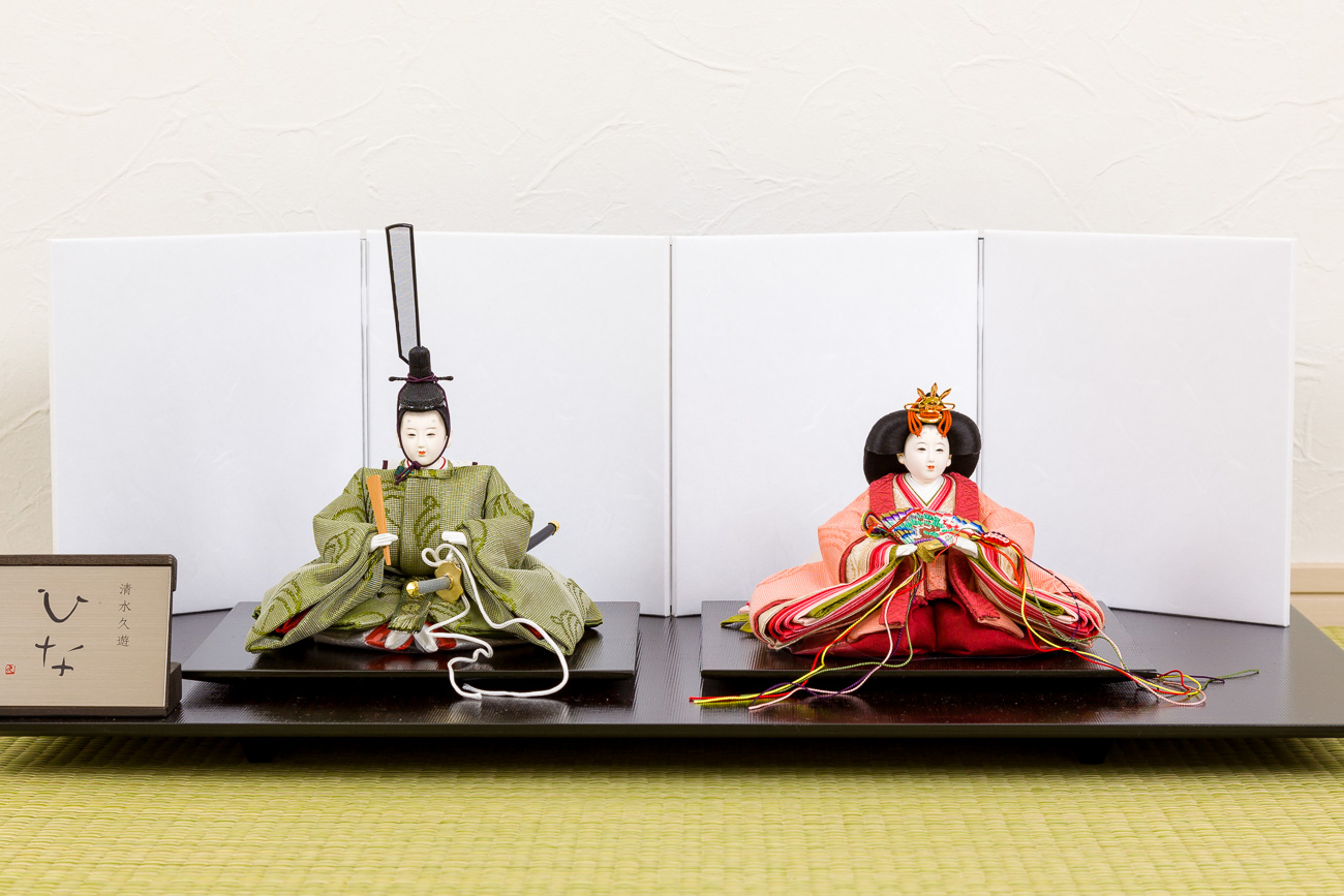 雛人形の男雛女雛の飾り方は左右どちらが正解？京都雛と関東雛の違い – コンパクトでおしゃれな雛人形・五月人形のぷりふあ